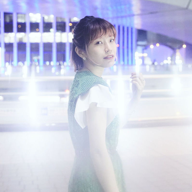東出真緒(BIGMAMA)